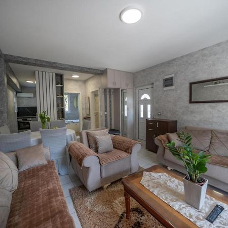 Apartman Anja Рисан Екстериор снимка
