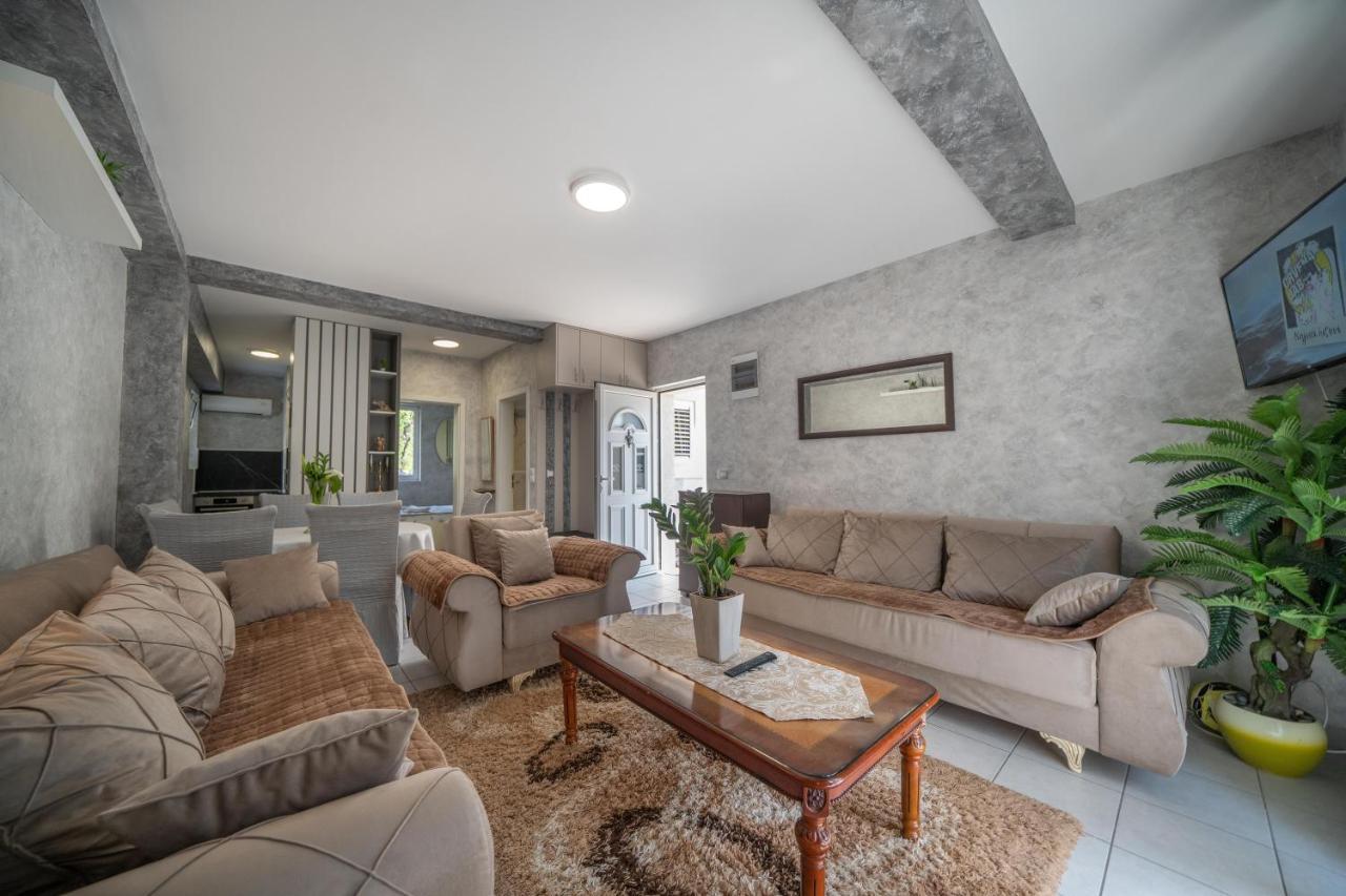 Apartman Anja Рисан Екстериор снимка