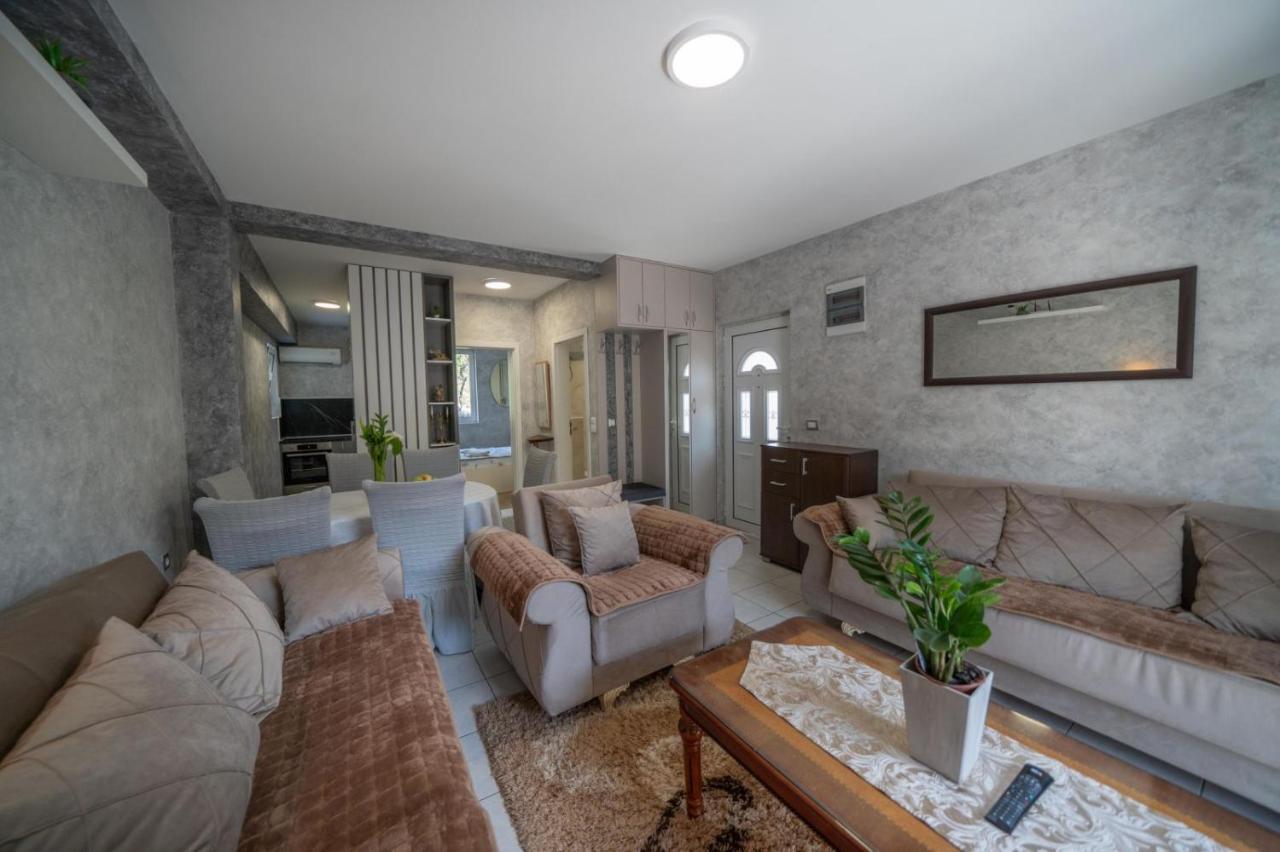 Apartman Anja Рисан Екстериор снимка